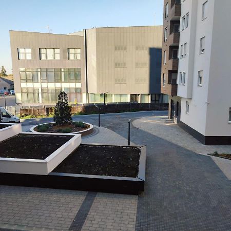 Center Firefly Gardens Apartment Novi Sad Exterior photo