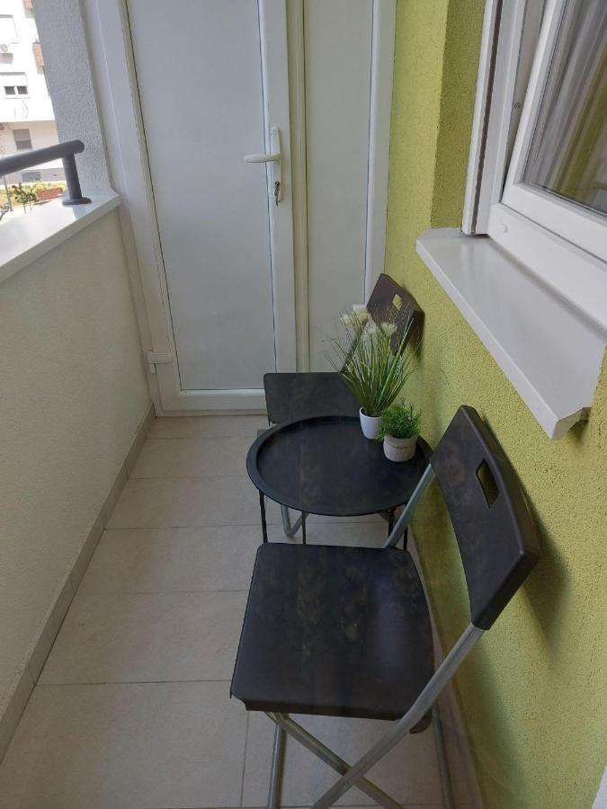 Center Firefly Gardens Apartment Novi Sad Exterior photo